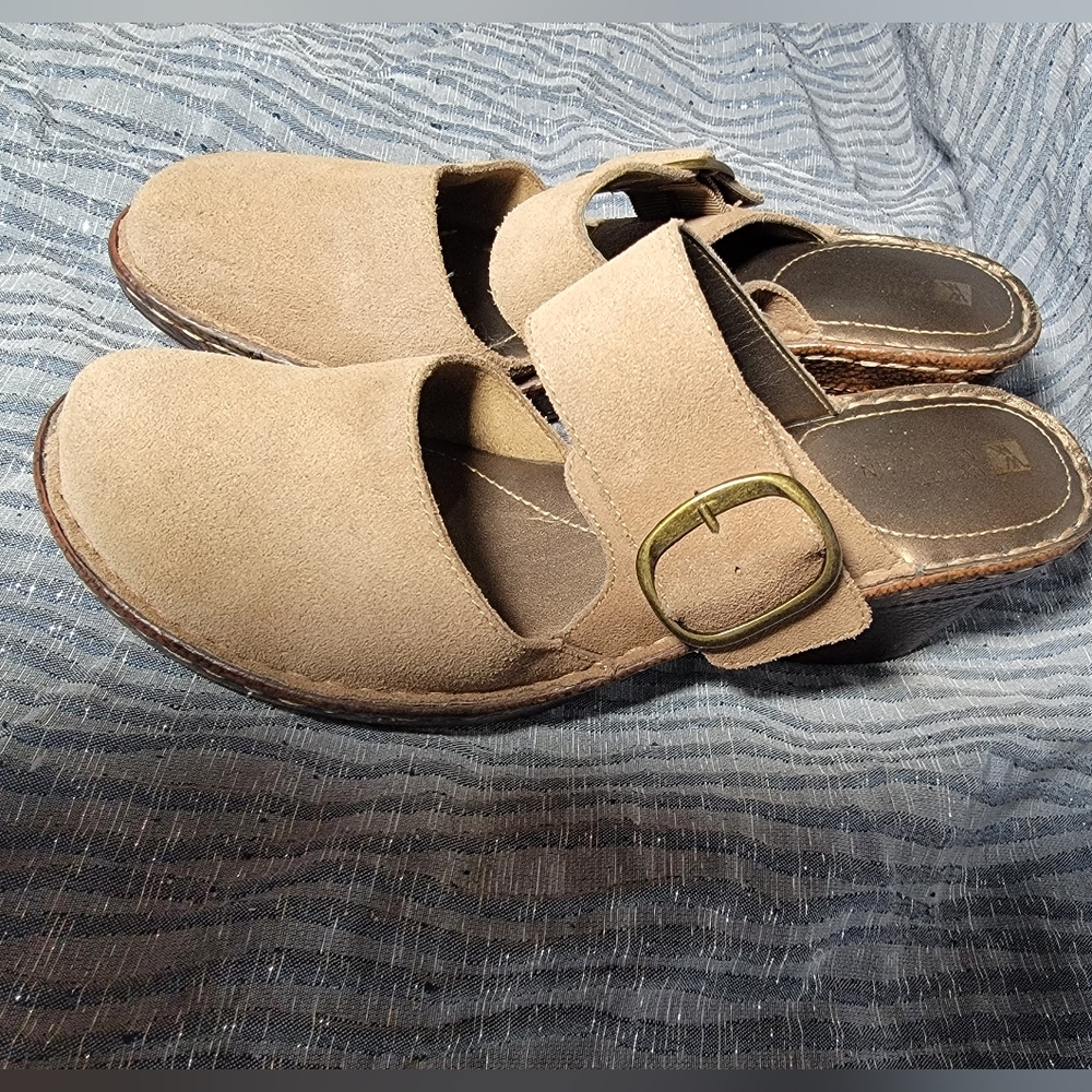 💗 White Mountain size 8.5 clog sandals with buckles in excellent condition 💗 - Picture 3 of 9